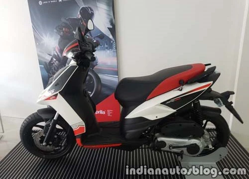 Xe tay ga Aprilia SR 150 màu mới, giá 24,5 triệu đồng