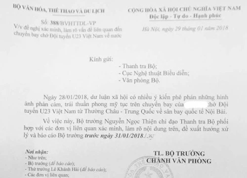 Bộ Văn hóa yêu cầu xử nghiêm vụ mặc phản cảm trên chuyên cơ đón U23 VN