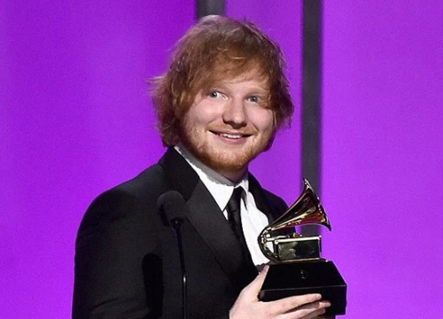 Ed Sheeran ngủ quên ở nhà khi được xướng tên thắng 2 giải Grammy