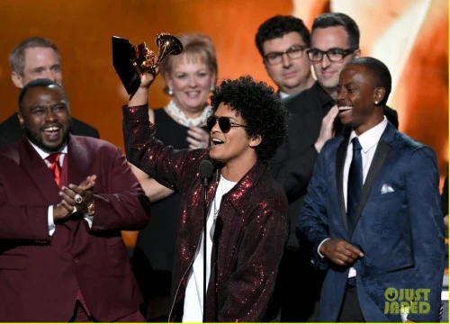 Grammy 2018: Album của năm cho Bruno Mars?, "Kendrick Lamar đã bị cướp!"