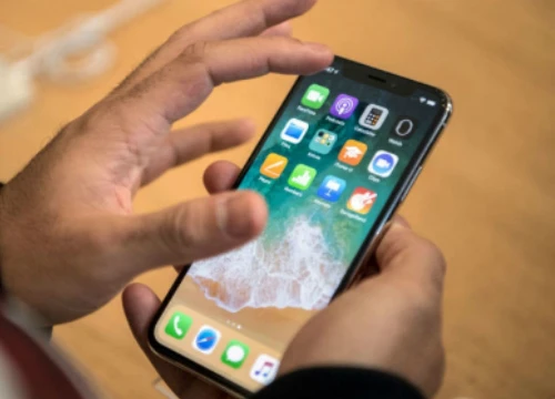 iPhone X bán chậm