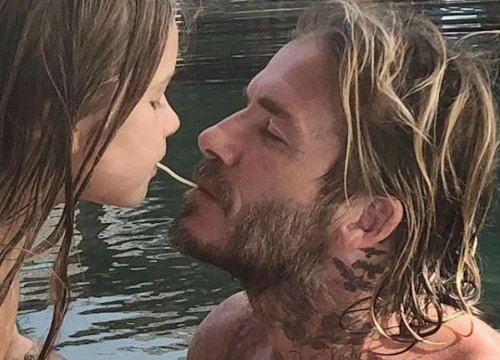 Becks 'đốn tim' fan với hình ảnh ăn chung sợi mỳ với con gái cưng