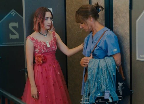 "Lady Bird" được bình chọn là Phim hay nhất năm 2017