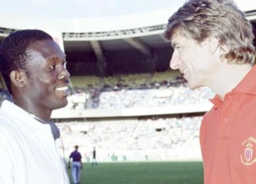 Wenger được Tổng thống Weah tri ân