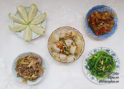 [Chế biến] - Bữa chiều ấm áp với cá sốt cà, canh khoai sọ nấu xương