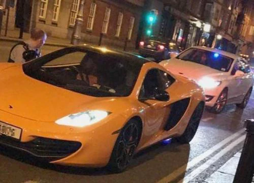 Conor Mcgregor chạy Lamborghini, phóng xe 157km/h trên cao tốc