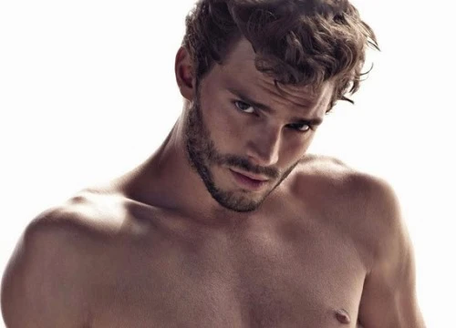 Đóng cảnh nóng vẫn chưa đủ, "Christian Grey" Jamie Dornan hát luôn OST "Fifty Shades: Freed"