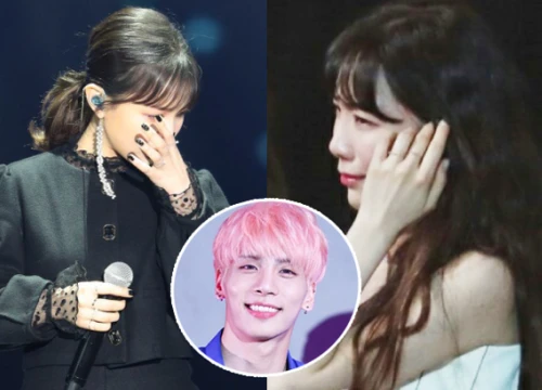 Lee Hi nghẹn ngào hát tưởng nhớ Jonghyun và phản ứng của Taeyeon dưới khán đài khiến fan càng thêm xót xa