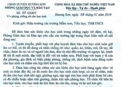 Vụ phụ huynh bế trẻ vượt tường vào lớp: Phòng GD đã 'linh động'