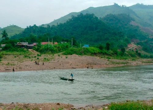 Bà ngoại ra ngoài 30 phút, cháu trai mất tích bí ẩn