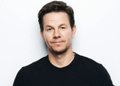 Sau scandal chênh lệch cát-xê, Mark Wahlberg quyên 1,5 triệu đô cho chiến dịch chống lạm dụng tình dục