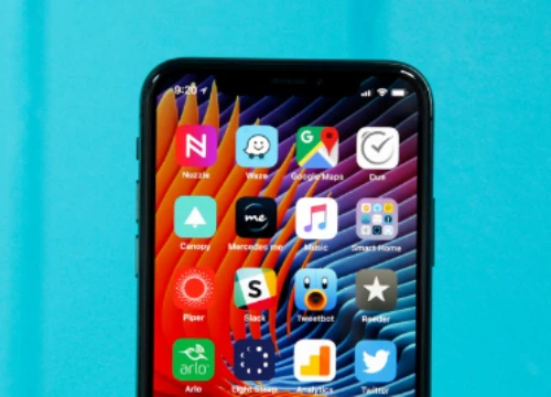 Samsung học thiết kế tai thỏ trên iPhone X