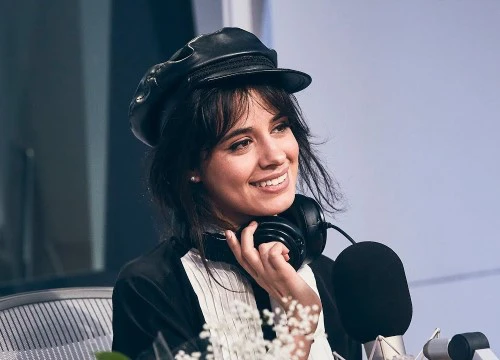 Album đang gây sốt nhưng Camila Cabello những tưởng mình đã chết ngay trước đêm phát hành