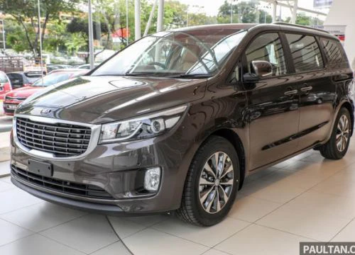 Kia Carnival 2018 có giá từ 920 triệu đồng