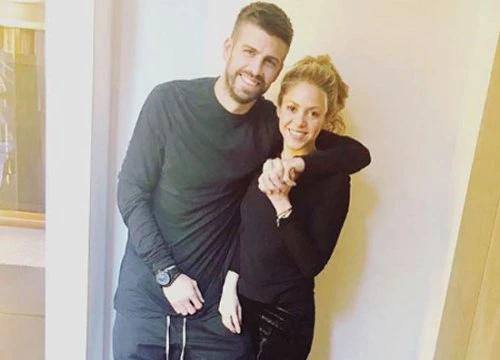 Pique ở bên Shakira trong thời gian 'tồi tệ nhất'