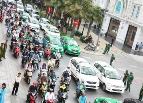 Taxi truyền thống mong được Nhà nước "giải cứu"