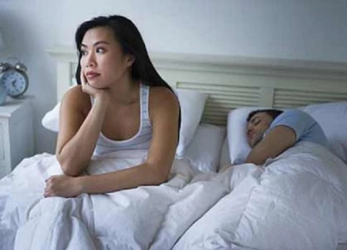 Cuộc sống ngột ngạt vì chồng bỗng nhiên chán yêu, cả tuần không động đến người vợ