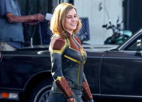 "Captain Marvel" làm người hâm mộ thất vọng với trang phục siêu anh hùng xấu xí