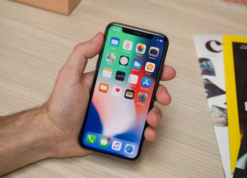 Doanh số iPhone X yếu kém, Apple tìm cách tháo chạy khỏi Samsung