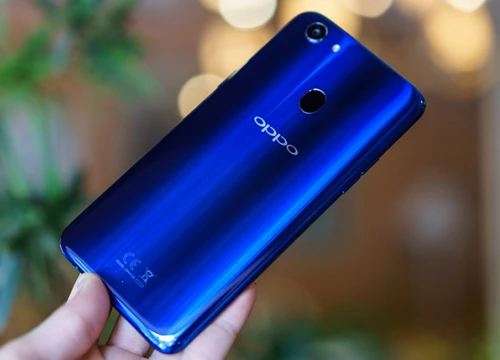 "Đập hộp" Oppo F5 phiên bản màu xanh thạch anh chào xuân 2018