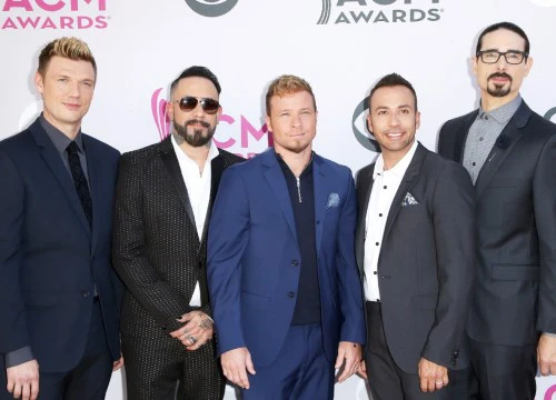 Backstreet Boys thừa nhận là fan bự của BTS