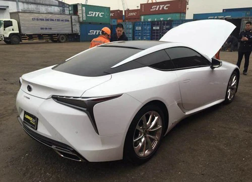 Hàng "nóng" Lexus LC500h vừa về Việt Nam đón Tết