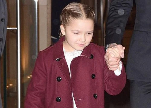 Càng lớn lại càng xinh đẹp, thảo nào Harper Beckham luôn được bố yêu chiều nhất nhà