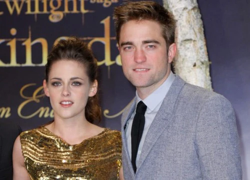 Loạt fan "bấn loạn" vì bỗng bắt gặp Kristen Stewart và Robert Pattinson bên nhau tại bar