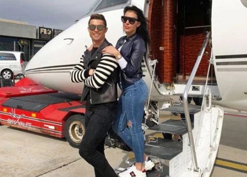 C. Ronaldo thổ lộ tình yêu 'sến' với bạn gái