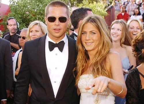 Gia đình Jennifer Aniston tan nát vì những lời tỏ tình của Brad Pitt với vợ cũ