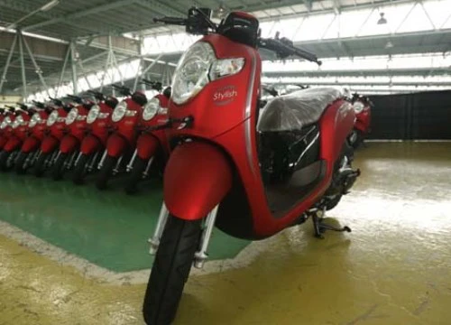 Honda Scoopy 2018: Đồ họa mới, màu sắc mới, giá cả phải chăng