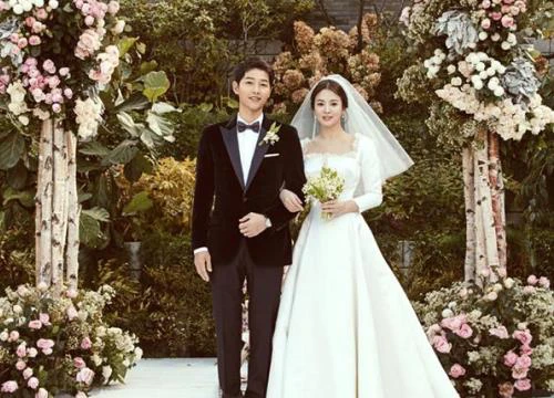 Xuýt xoa trước món quà Song Joong Ki tặng Song Hye Kyo, khen bà xã "đẹp nhất giải ngân hà"