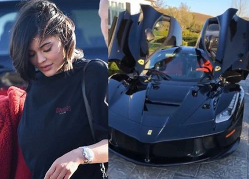 Kylie Jenner được bạn trai thưởng siêu xe hàng khủng 31 tỷ đồng vì công mang nặng đẻ đau