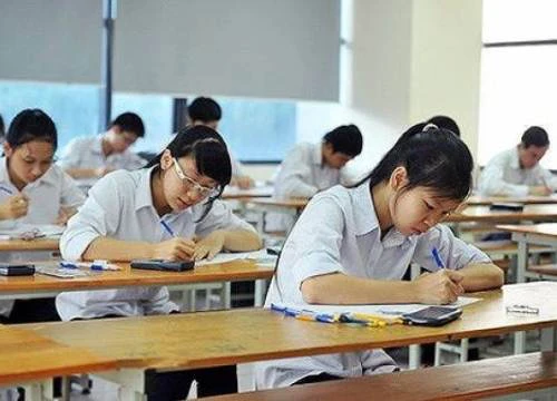 Tăng tốc học thi, học trò cuối cấp vật vờ đói ngủ, thầy cô ngao ngán, tức giận