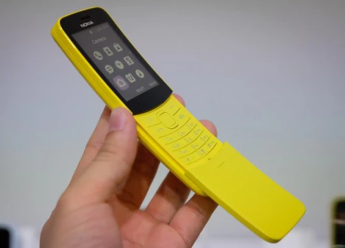 Ảnh thực tế 'điện thoại quả chuối' Nokia 8110