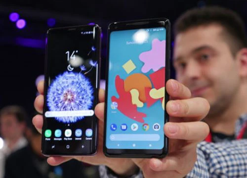 Samsung Galaxy S9 Plus với Google Pixel 2 XL: "Mèo nào cắn mỉu nào"?