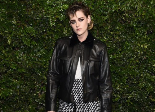 Gương mặt quá đẹp, Kristen Stewart không dịu dàng nữ tính mà vẫn hút mắt nhất dàn sao tại sự kiện