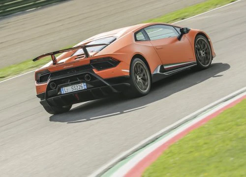 Lamborghini Huracan Spyder Performante sắp trình làng