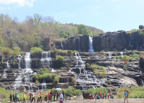 Trượt chân ở thác Pongour, 1 thanh niên tử vong