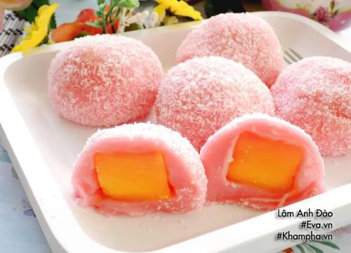 [Chế biến] - Dẻo dẻo, thơm thơm, ngon ngọt với bánh mochi vị dâu nhân xoài tuyệt hảo