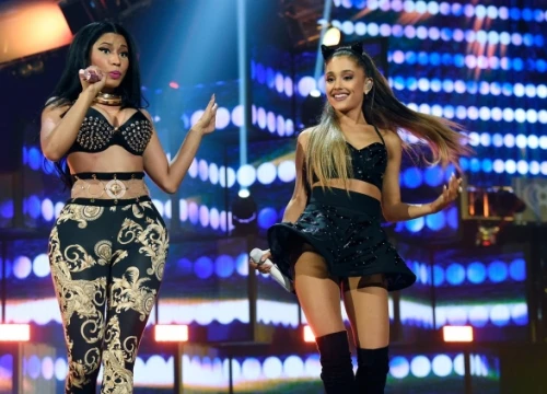 Hit nhạy cảm của Ariana Grande và Nicki Minaj bất ngờ bị tố đạo nhạc