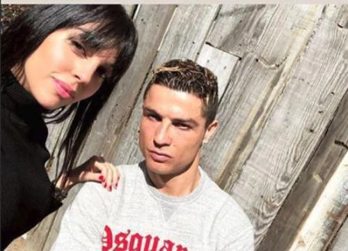 Bạn gái xinh đẹp rạng rỡ khoe sắc bên C.Ronaldo