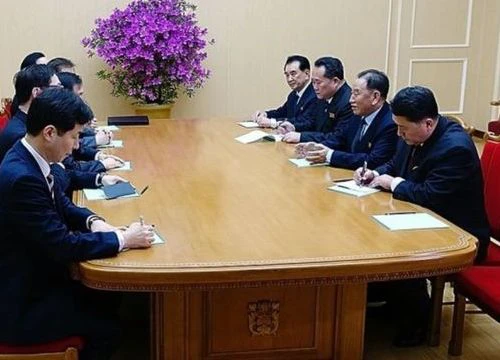 Bước tiến lớn: Kim Jong-un mở tiệc chào đón đại biểu Hàn Quốc