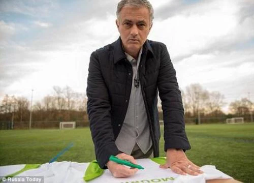 Kiếm tiền cực đỉnh như Mourinho: 4 ngày bỏ túi 54 tỉ đồng