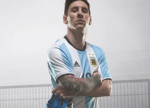 Những đôi giày đưa Messi lên đỉnh thế giới