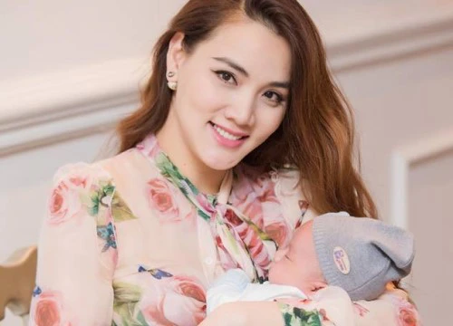 Trang Nhung lần đầu hé lộ dung nhan của nhóc tỳ thứ 2