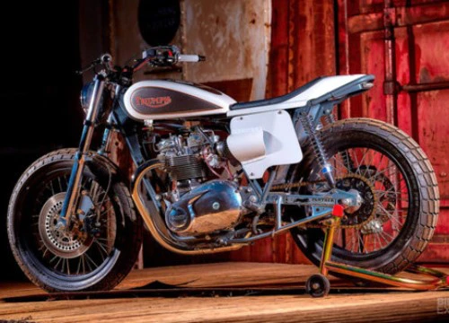 Triumph T140 Tracker: "Chiến binh báo đen" bước ra từ xưởng độ Mule