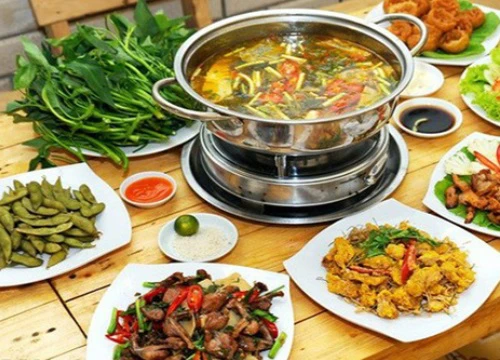 Chị em cần biết: Loại rau dù ngon nhưng tuyệt đối không ăn với lẩu này kẻo gây độc tố