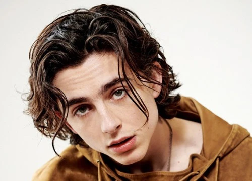 Hoàng tử "trái đào" Timothée Chalamet chuẩn bị làm thanh niên nghiện ngập và ông vua xứ Anh