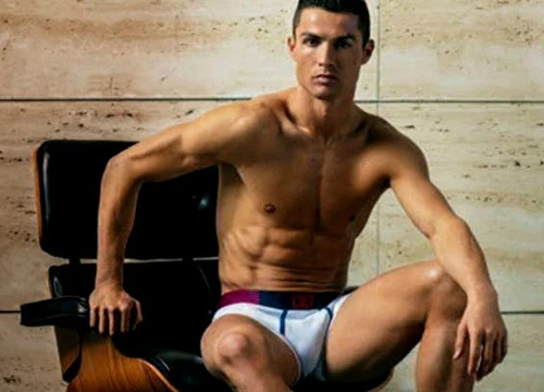 Ronaldo hút hồn fan nữ với bộ ảnh đồ lót